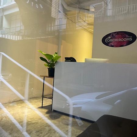 Cozy Rooms Asoke Bangkok Esterno foto