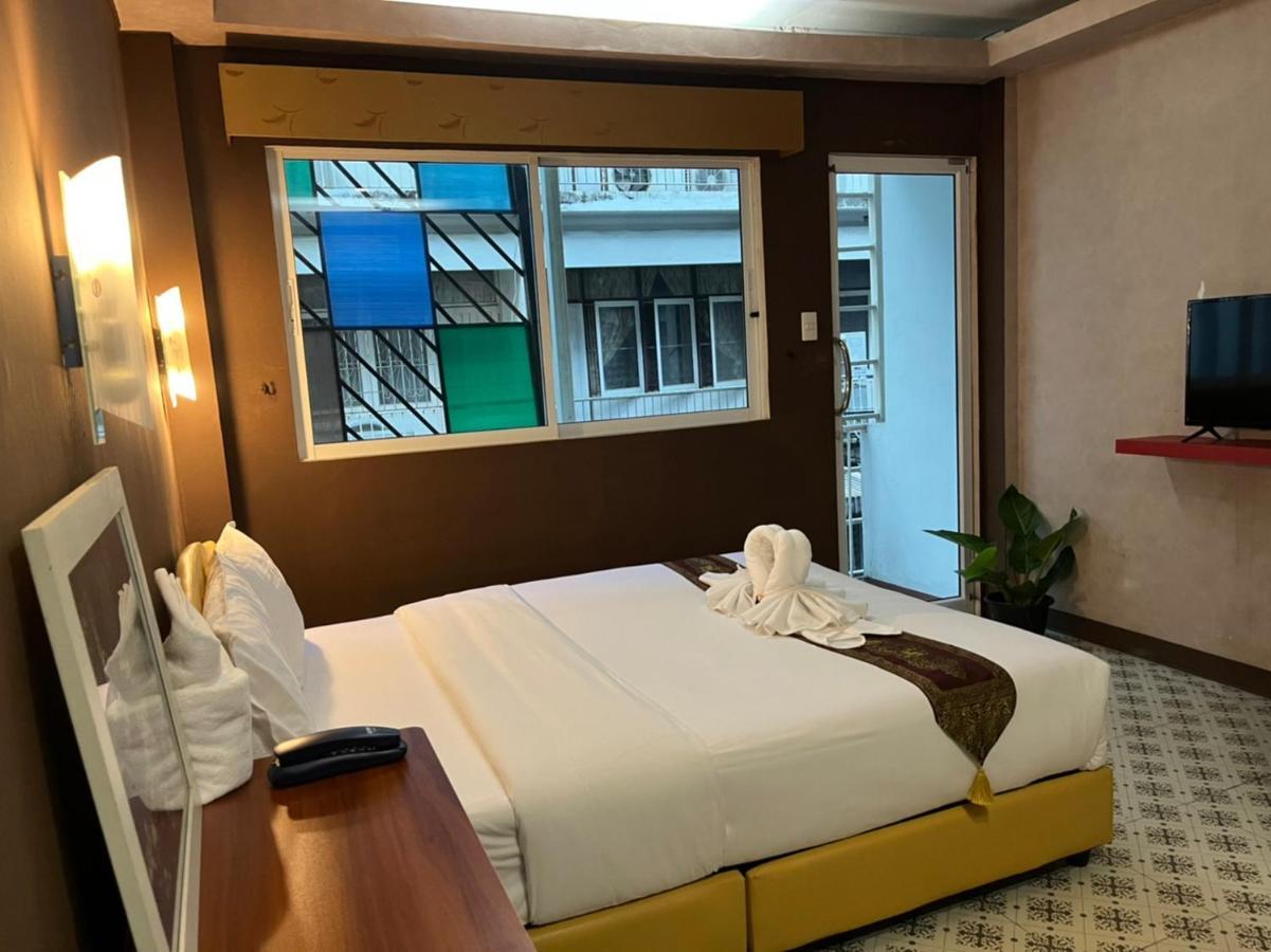 Cozy Rooms Asoke Bangkok Esterno foto