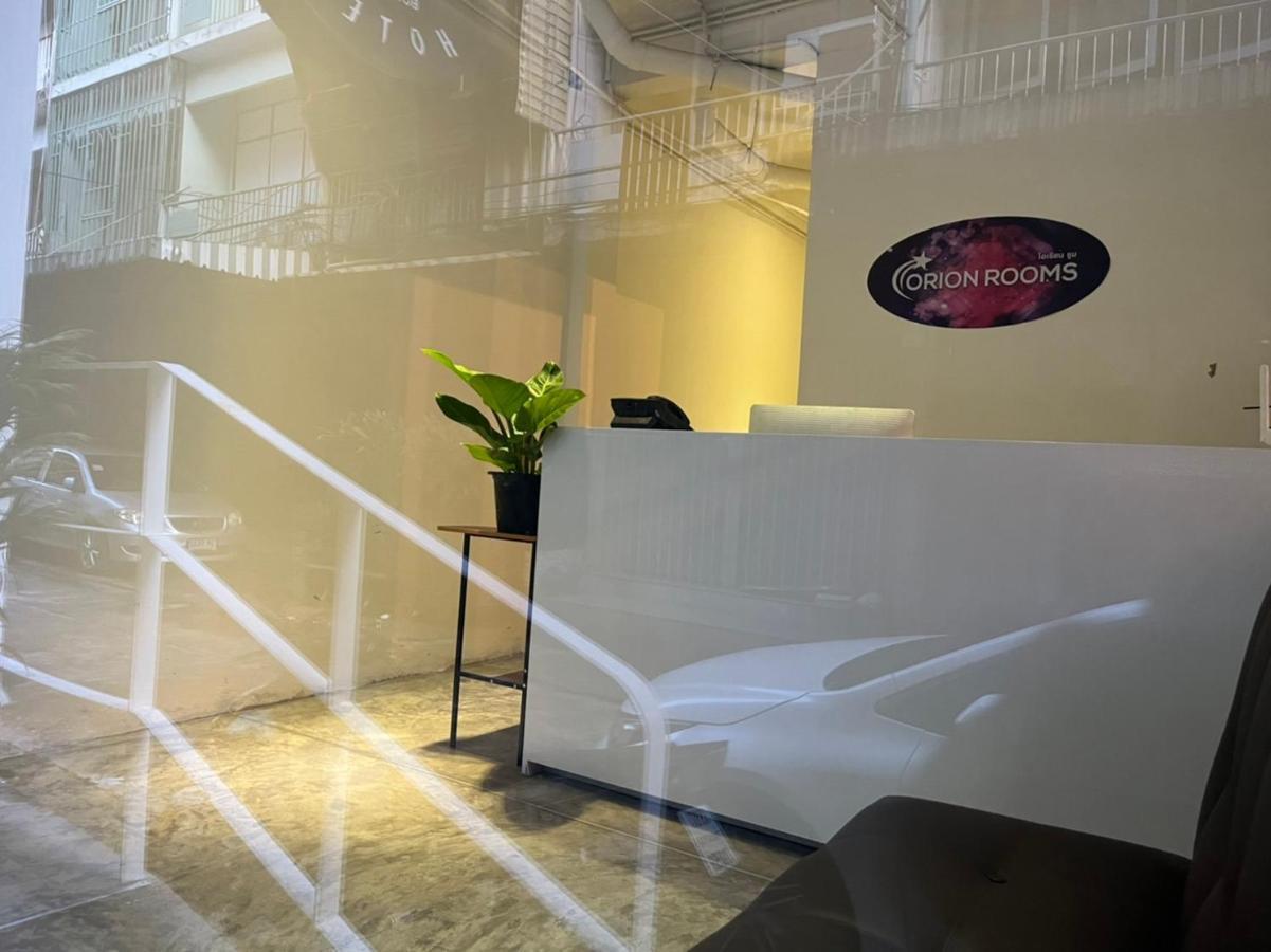 Cozy Rooms Asoke Bangkok Esterno foto
