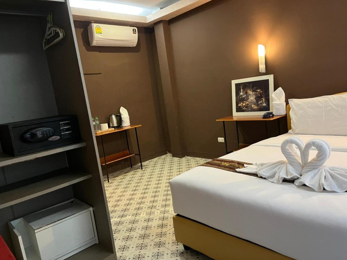 Cozy Rooms Asoke Bangkok Esterno foto