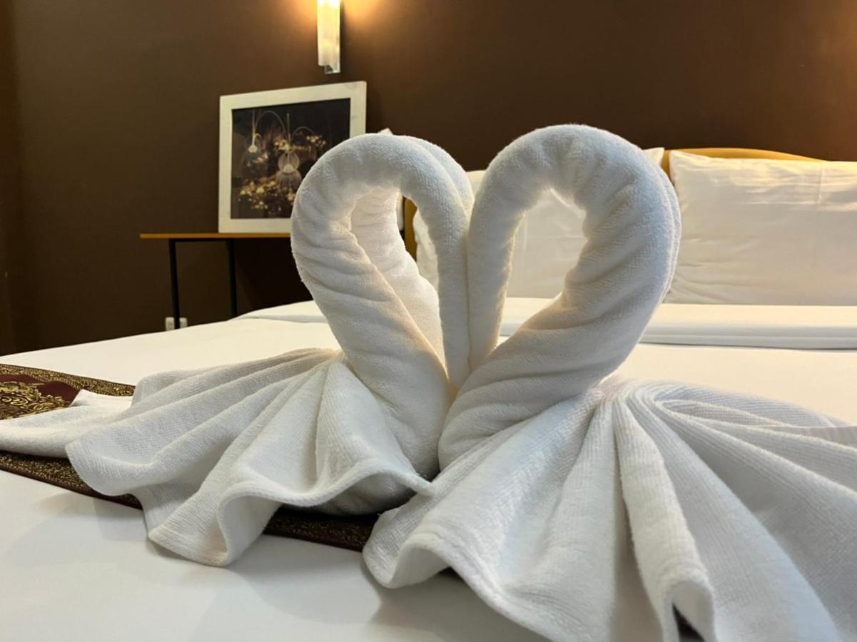 Cozy Rooms Asoke Bangkok Esterno foto
