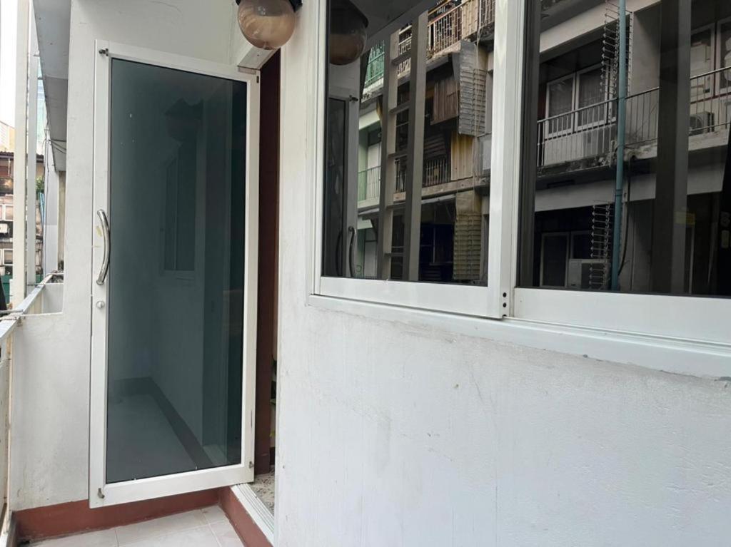 Cozy Rooms Asoke Bangkok Esterno foto