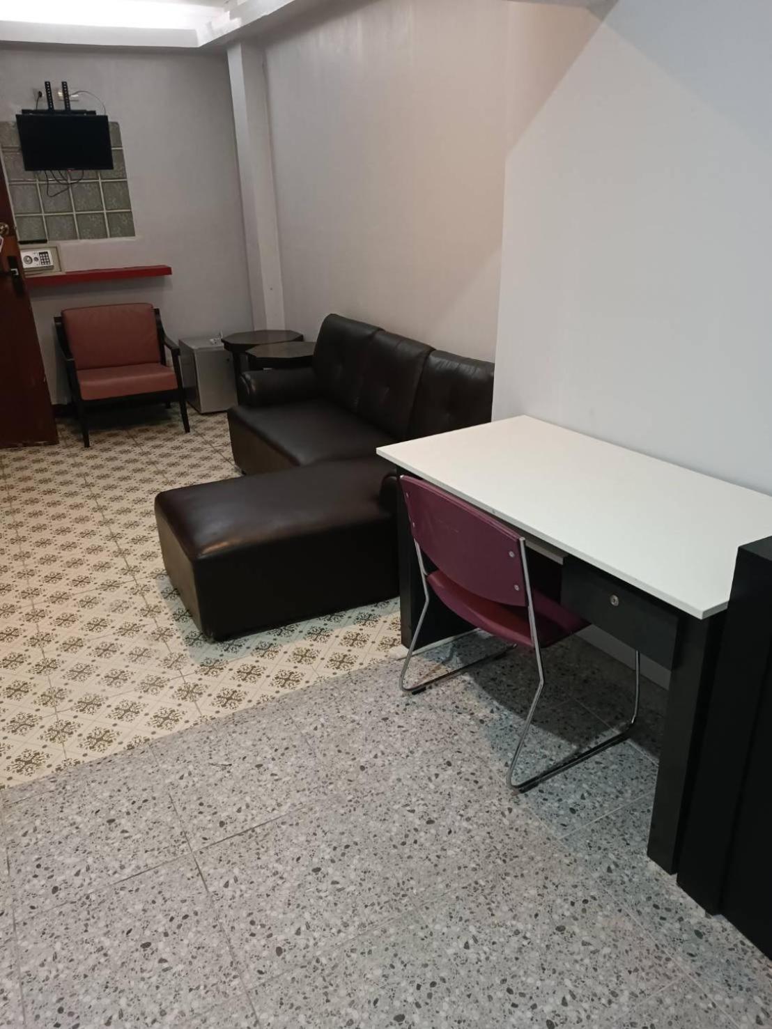 Cozy Rooms Asoke Bangkok Esterno foto