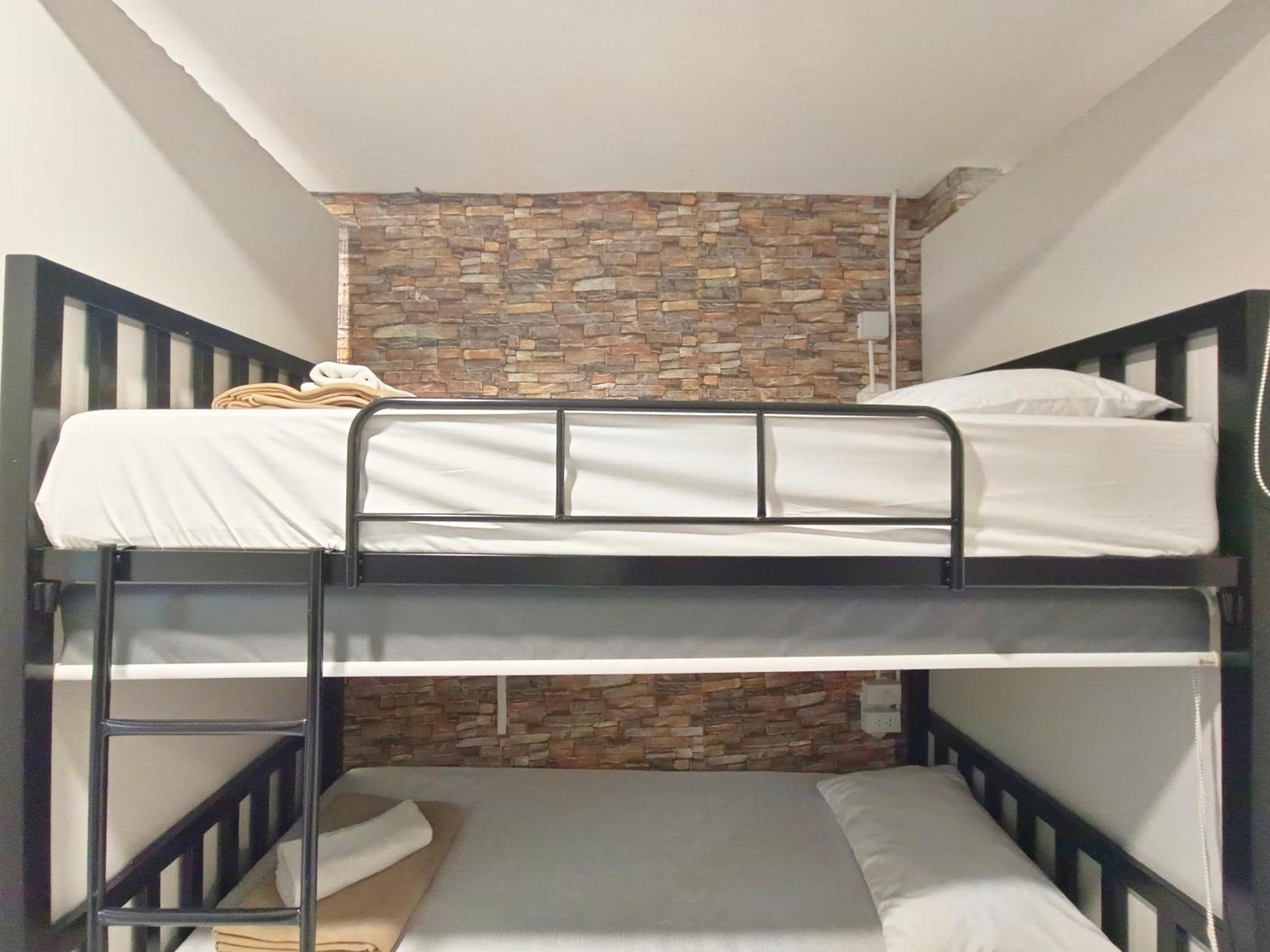 Cozy Rooms Asoke Bangkok Esterno foto